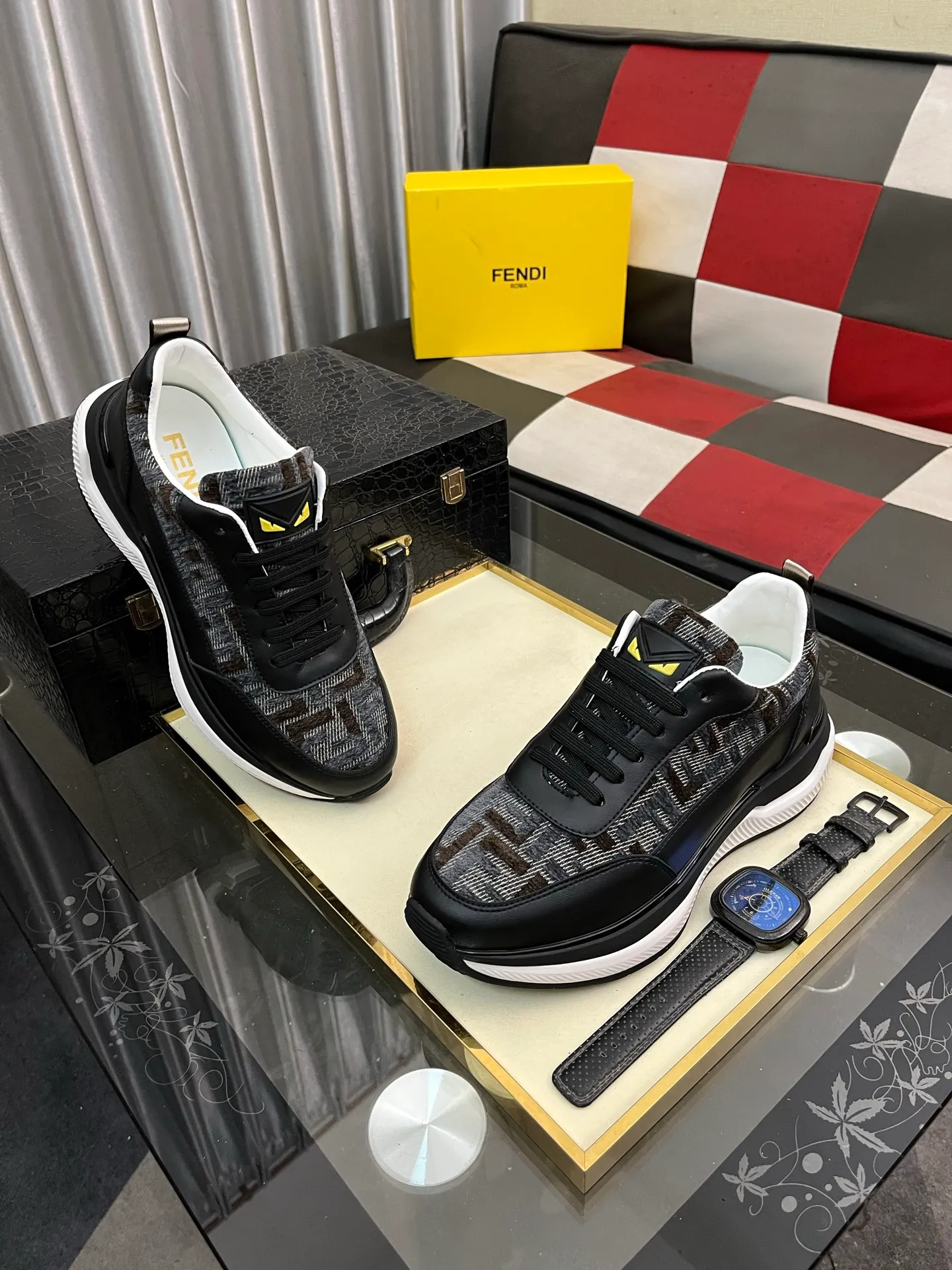 Men's Men's Shoes💰458⌚️⌚️[FENDI] Fendi's classic and comfortable men's, this complex sneaker is made of soft calfskin➕genuine leather lining➕original ultra-light rubber material with rough outsole. This unique light style is suitable for the casual and refined sensibility of this season. It is comfortable and natural on the feet. It is an everyday style for casual travel in autumn and winter! 38−444️⃣colors available